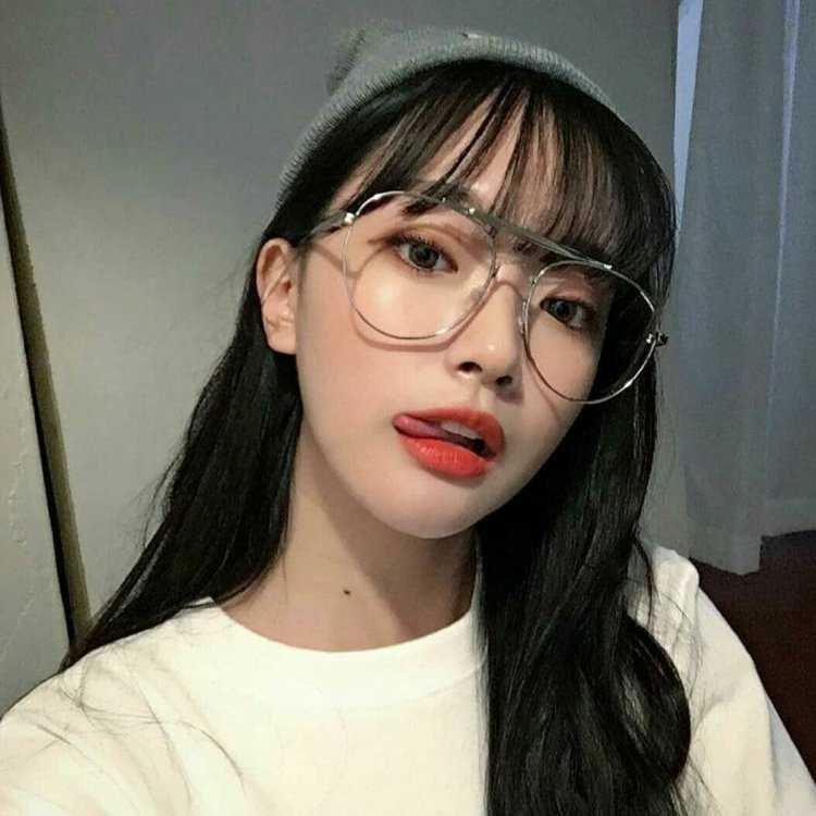 Корейские девушки с очками