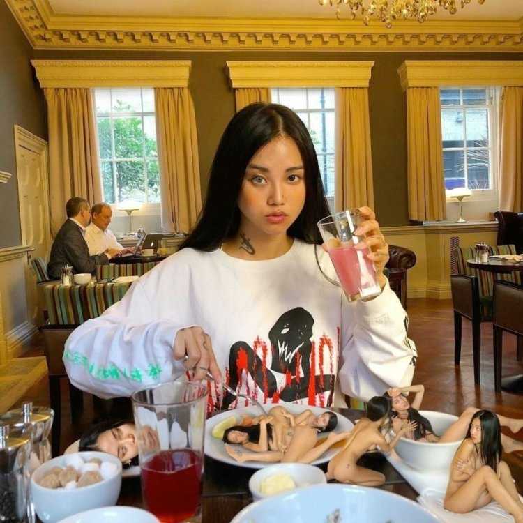 Корейская художница melovemealot