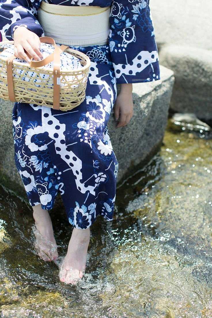 Босые японки