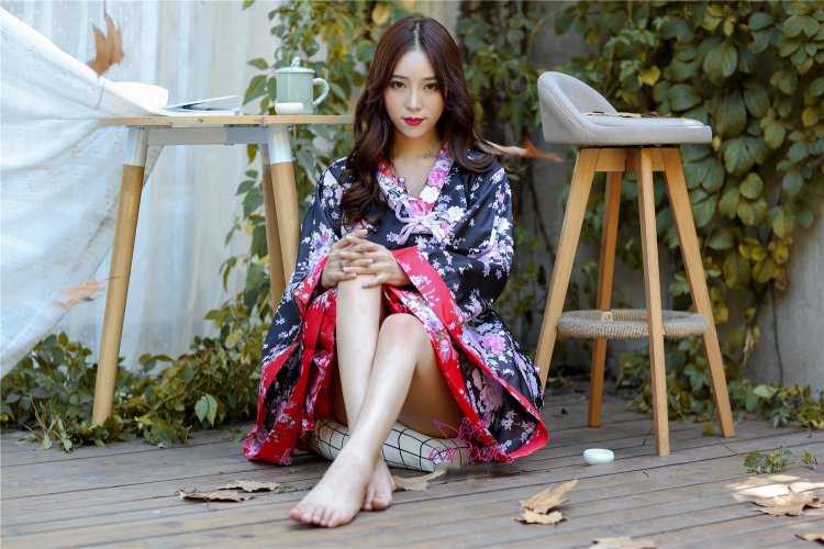 Босоногие японки