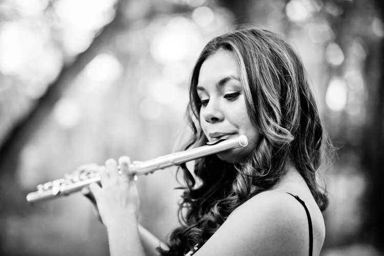 Девушка с флейтой