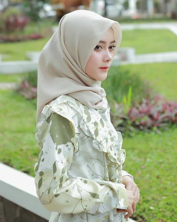 Блэк Пинк Дженни в хиджабе