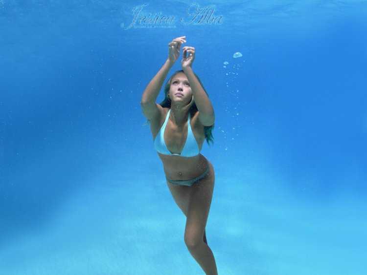 Джессика Альба Scuba