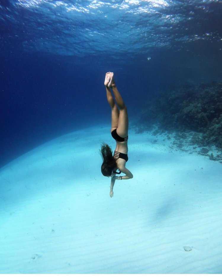 София Рокс ныряльщица