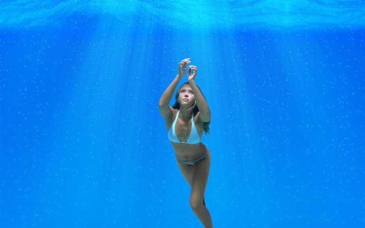 Японка ныряльщица9