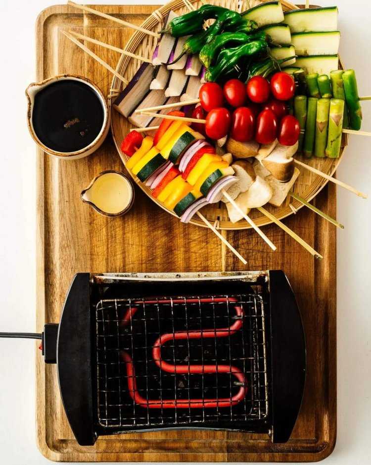 Японка с овощами47