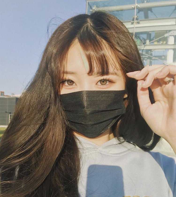 Корейские девушки в масках