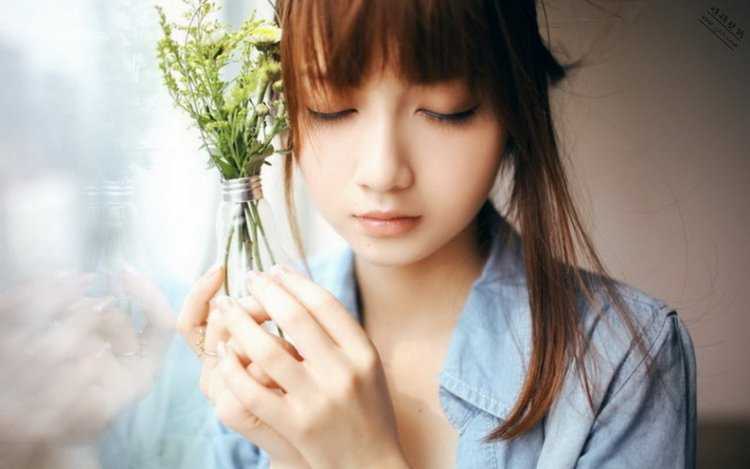 Азиатка закрытые глаза