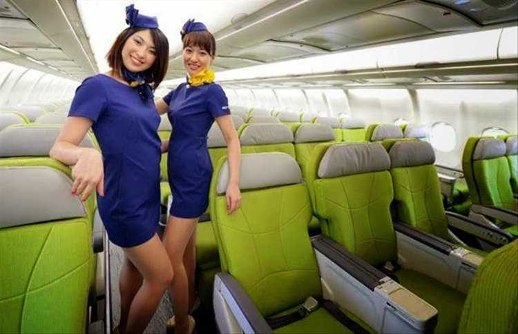 Бортпроводницы авиакомпании победа