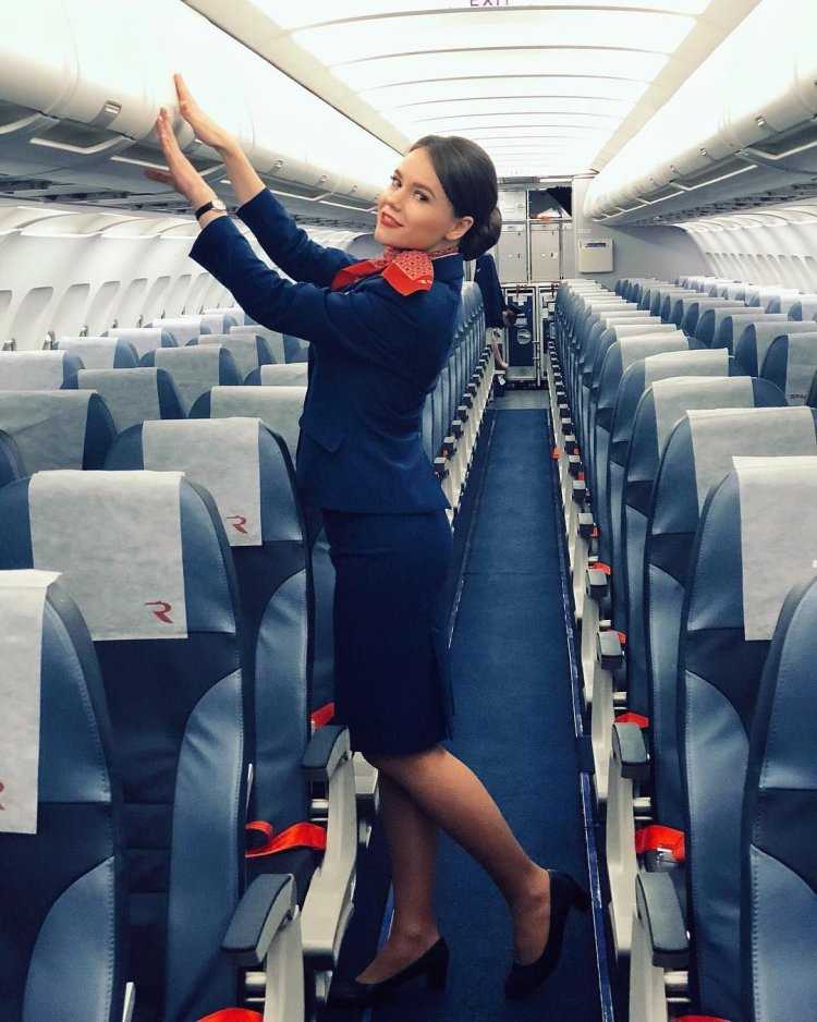 Стюардессы тайваньских авиалиний