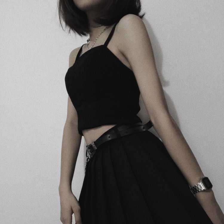 Корейские девушки в черном