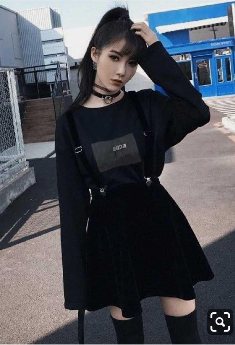 Корейские девушки в черном