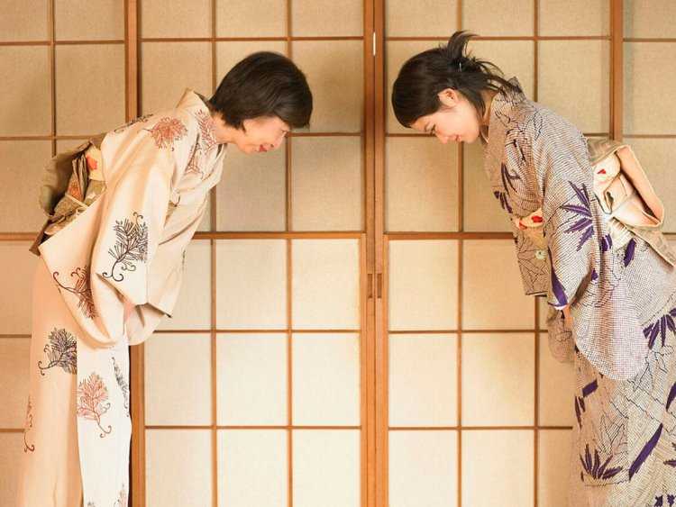 Поклон в Японии