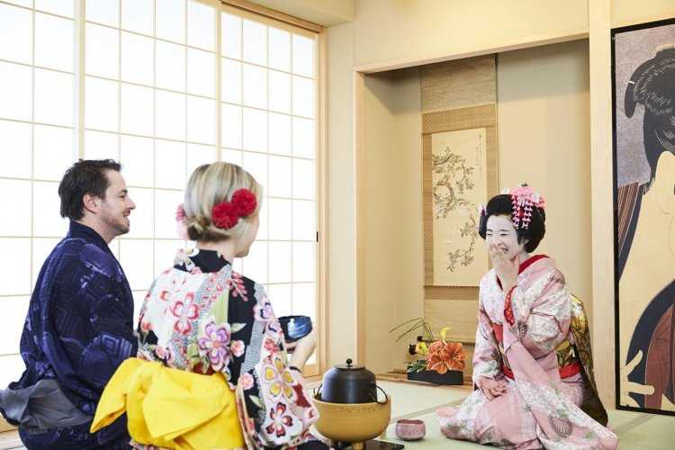 Церемония чаепития с гейшами в Японии