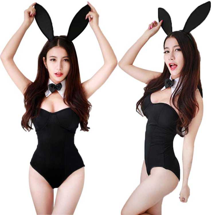 Зайка в чулках