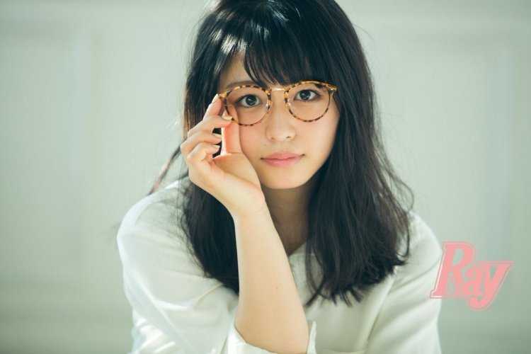 Азиатские девушки в очках