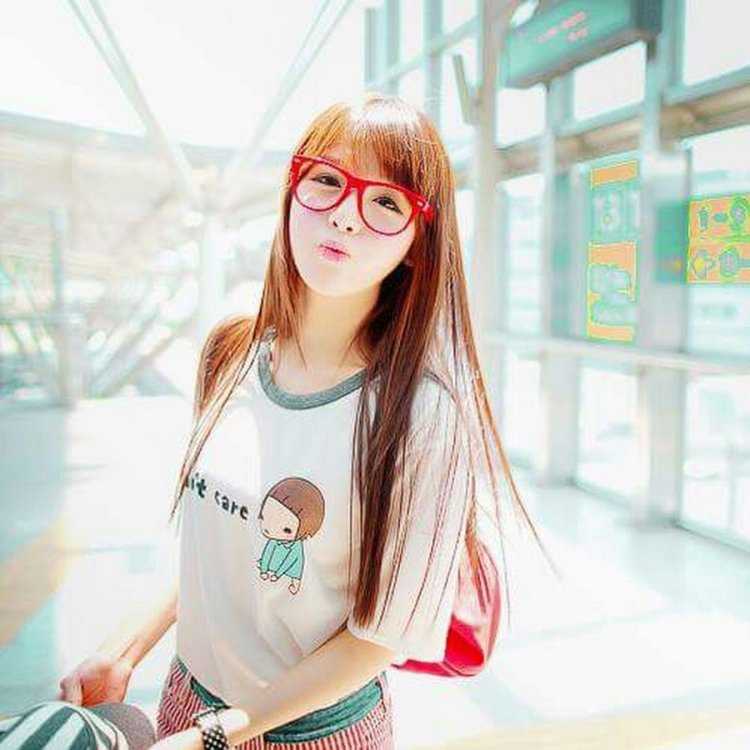 Милые японские девушки в очках