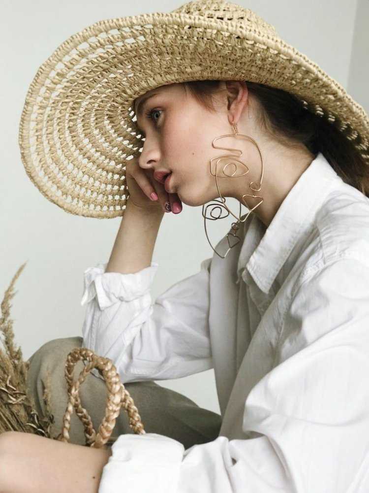 Японка в шляпе13