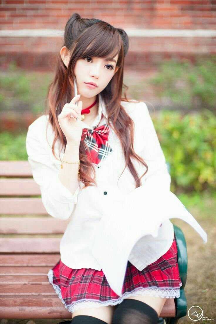 Красивые японские Старшеклассницы