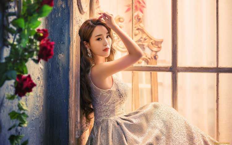 Красивые молодые азиатки