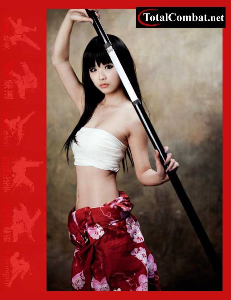 Онна бугэйся харакири