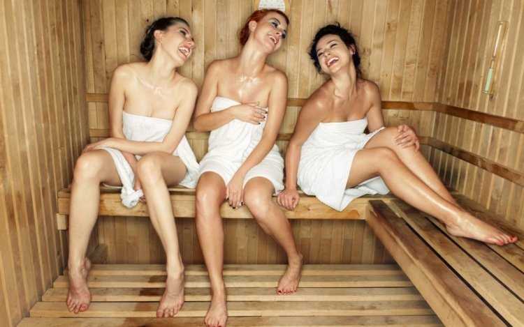 Русские девушки в сауне