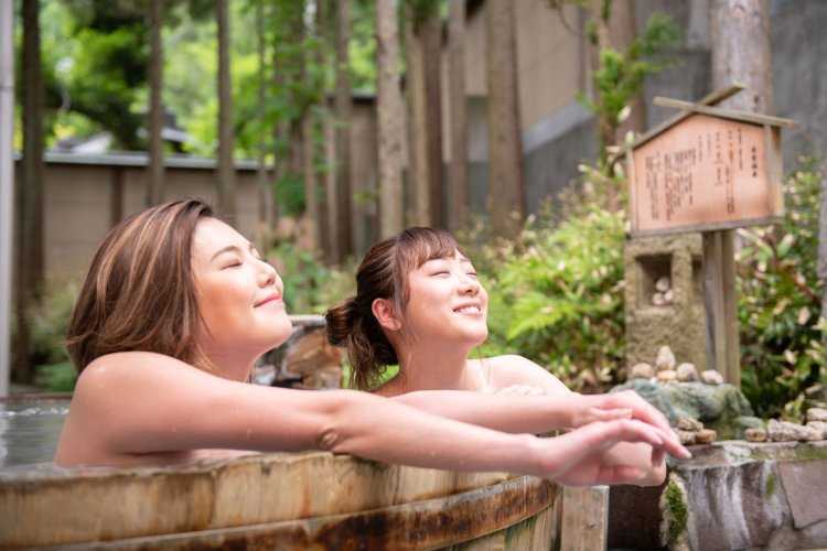 Онсен японская баня женщины