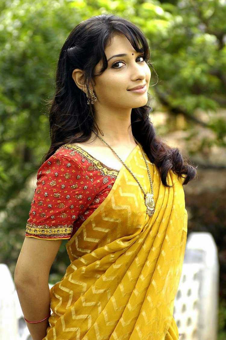 Индийская гolaýa актрисалар