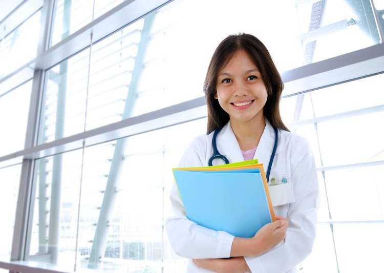 Азиатский медик студент