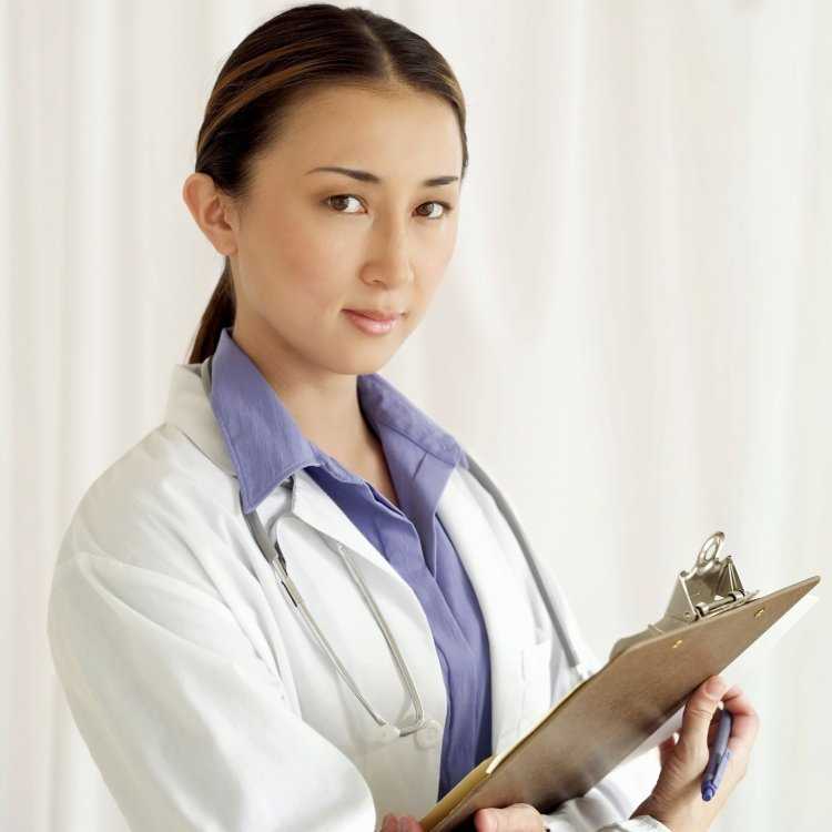 Девушка казашка медик