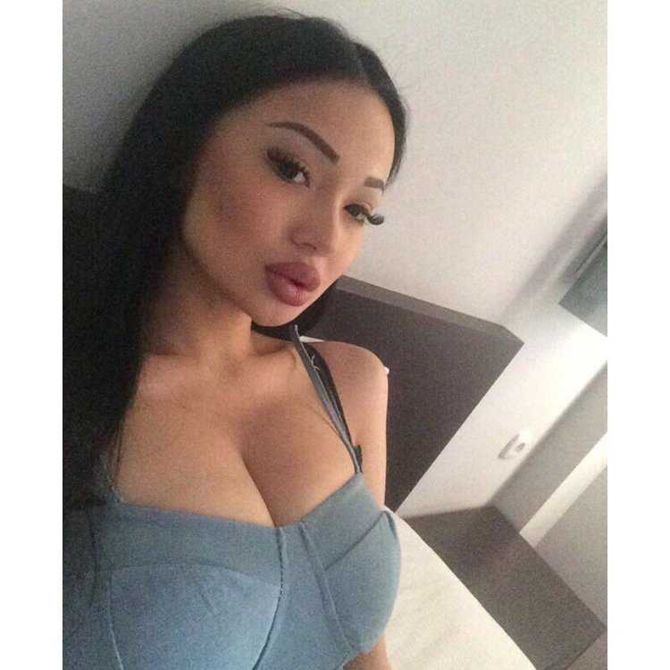 Долли Кастро