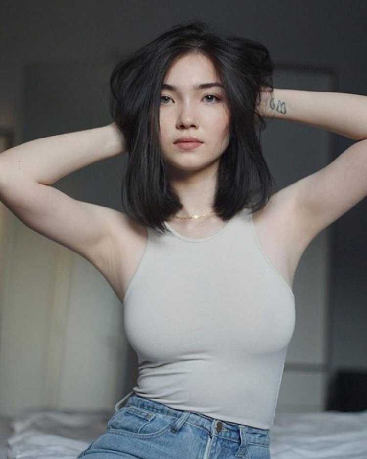 Казашка Рамина Канатаева