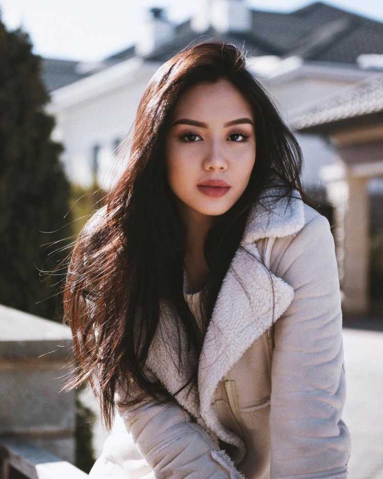 Казашка с черными волосами