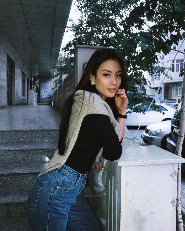 Айжан Асемова слив