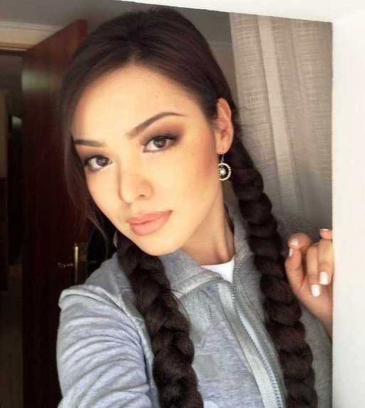 Казашка с косами