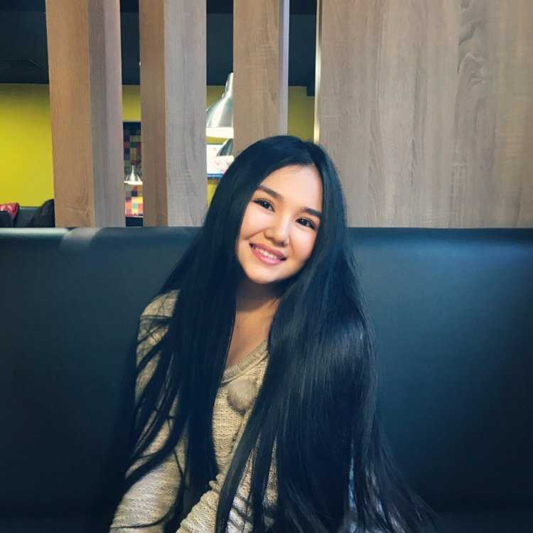 Красивые кыргызские девушки лет 16