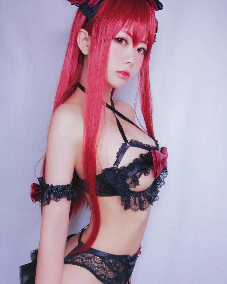 Китайская косплеерша loluuu