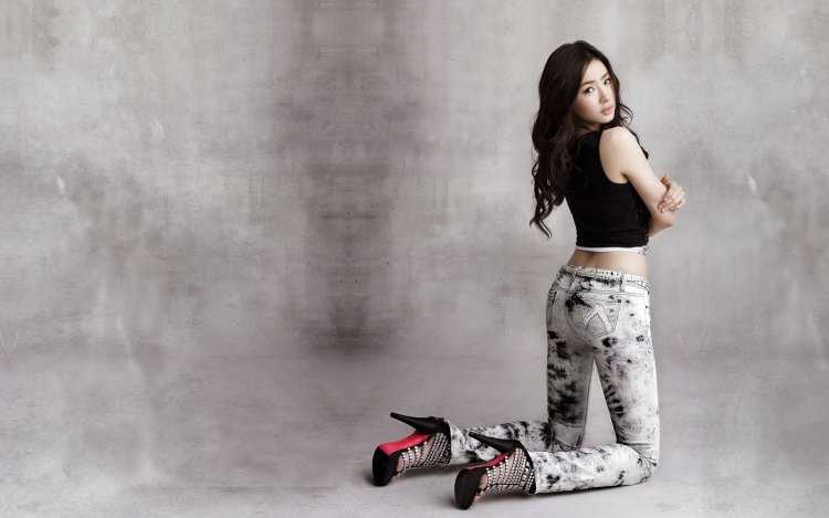 Китаянка в джинсах10