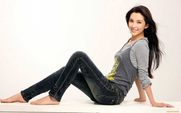 Ли Бинбин в джинсах