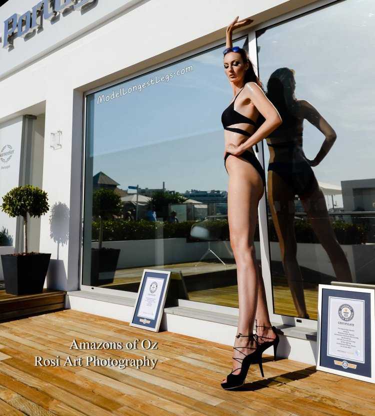 Фигура с длинными ногами