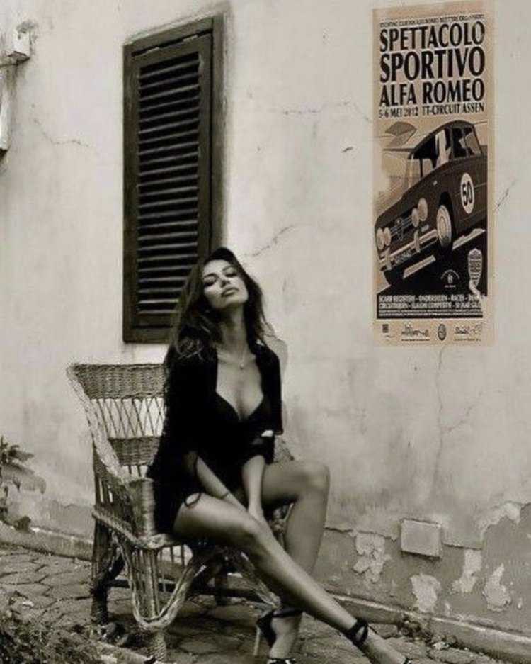 Моника Беллуччи на улице фотосессия