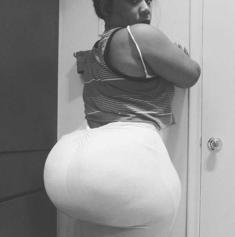 Красивые девушки в трениках