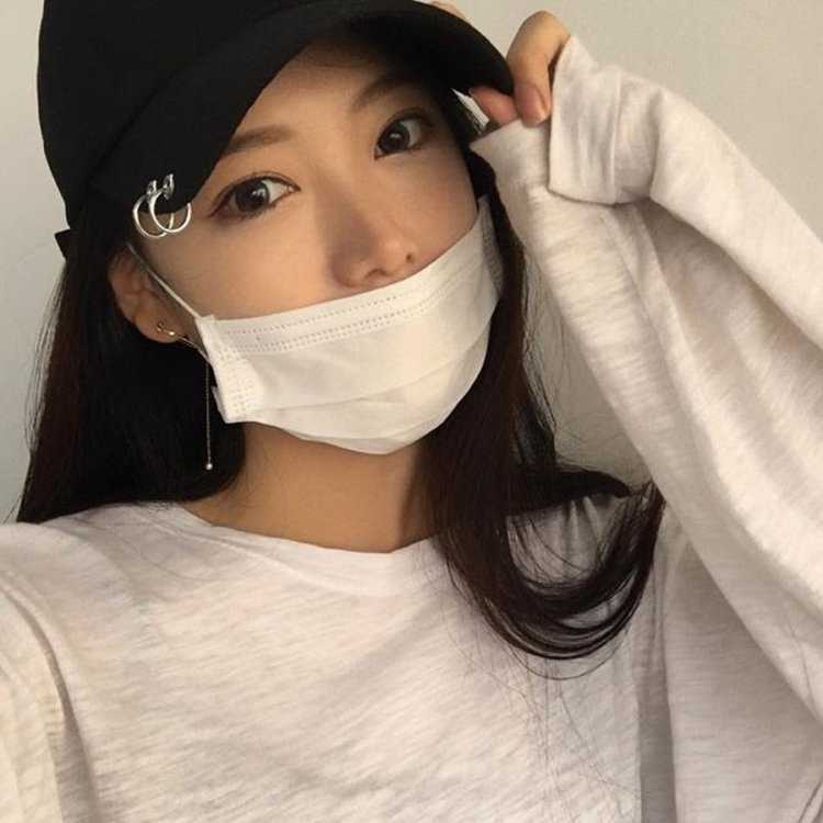 Красивые кореянки в масках