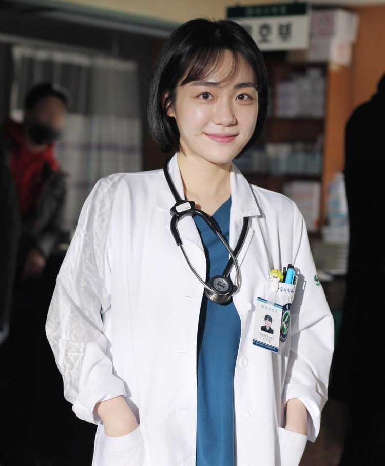 Korean girl Doctor