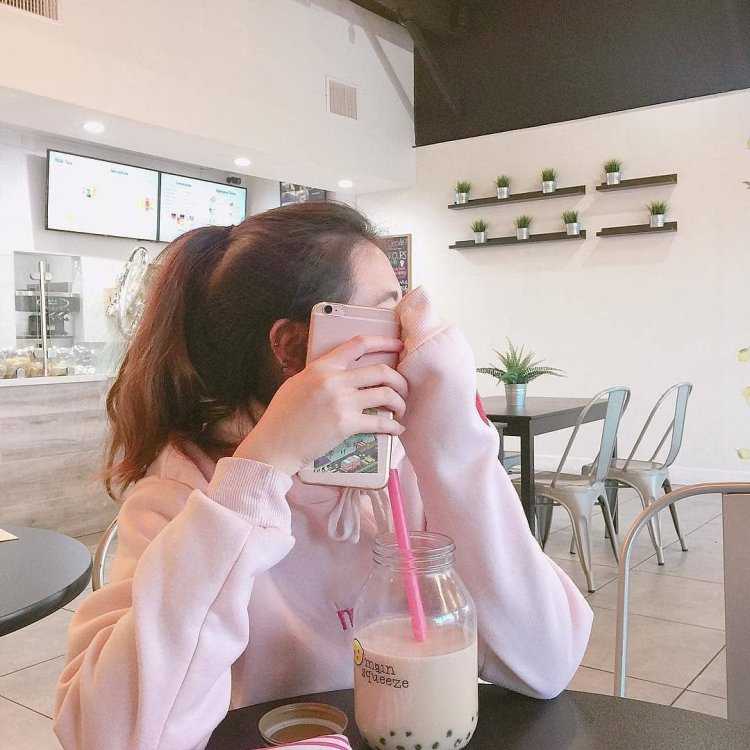 Корейские девушки утром