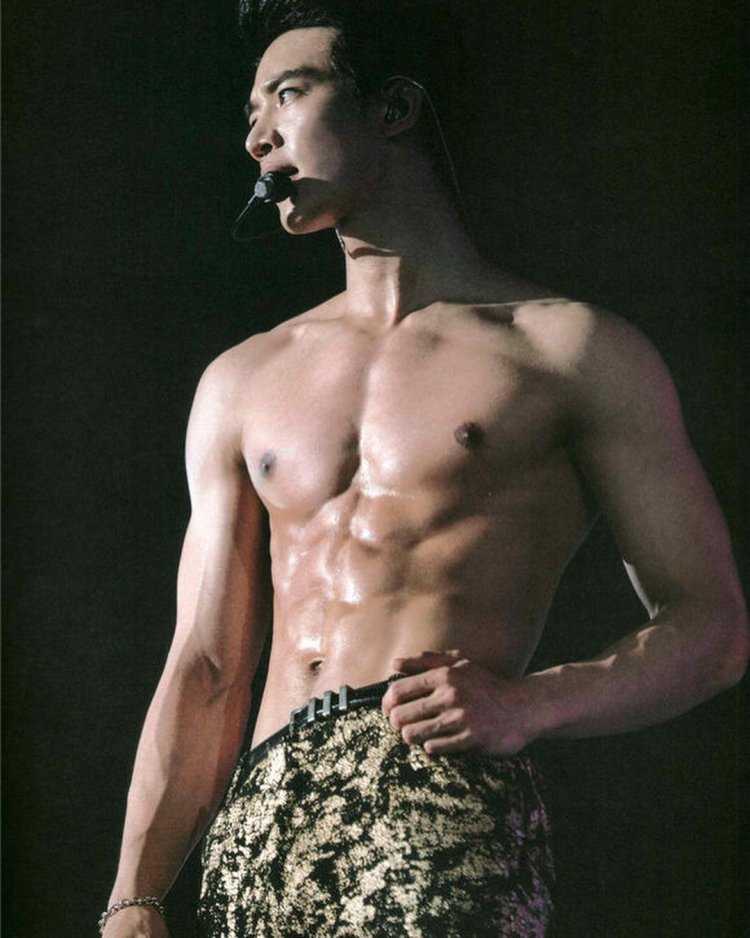 Минхо из SHINEE пресс