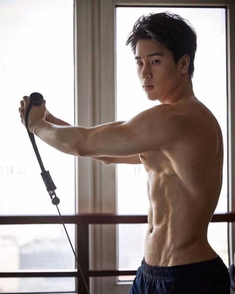 Джон Ким торс