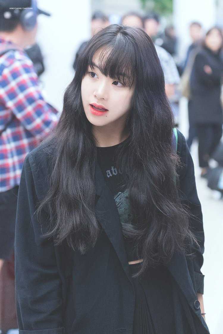 Корейская челка темные волосы