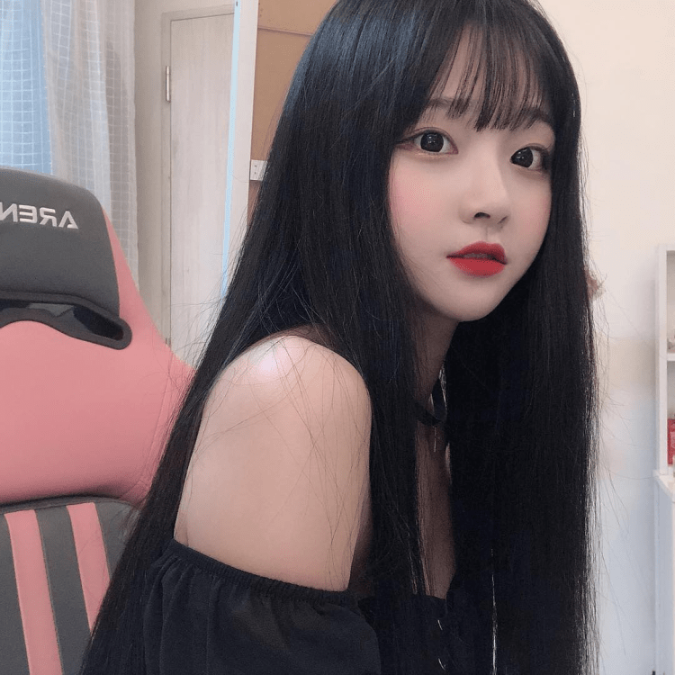 Ulzzang korean girl,с челкой