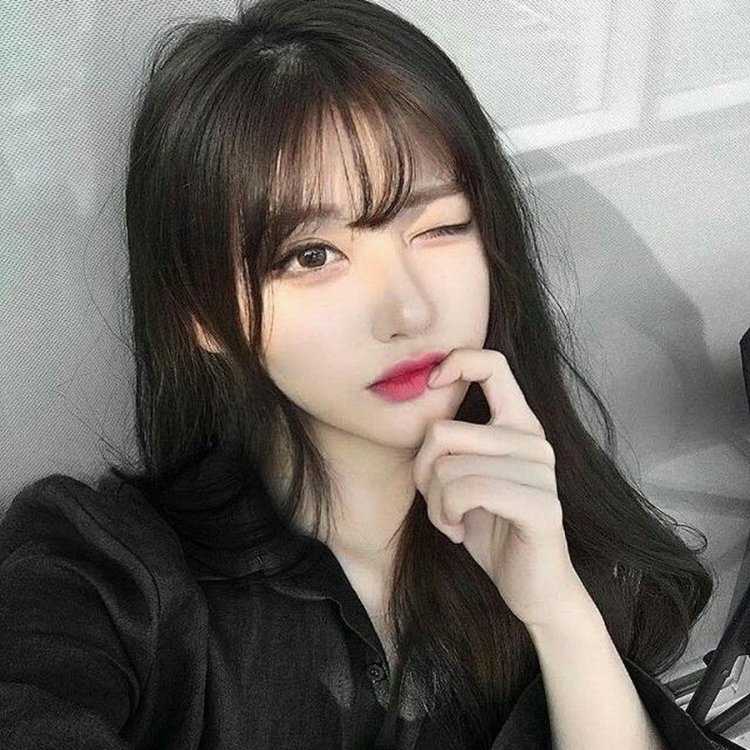 Ким Дабин кореянка с челкой